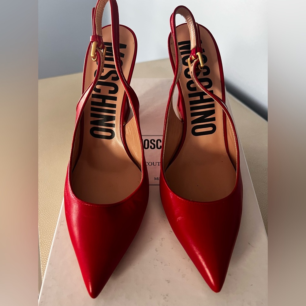 Moschino red heels 38